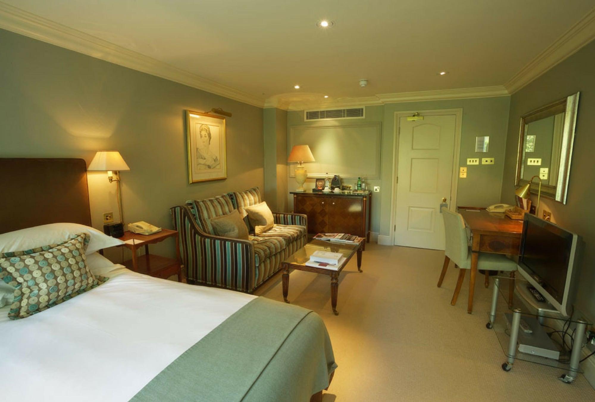 The Vineyard Hotel & Spa Newbury  Exterior photo