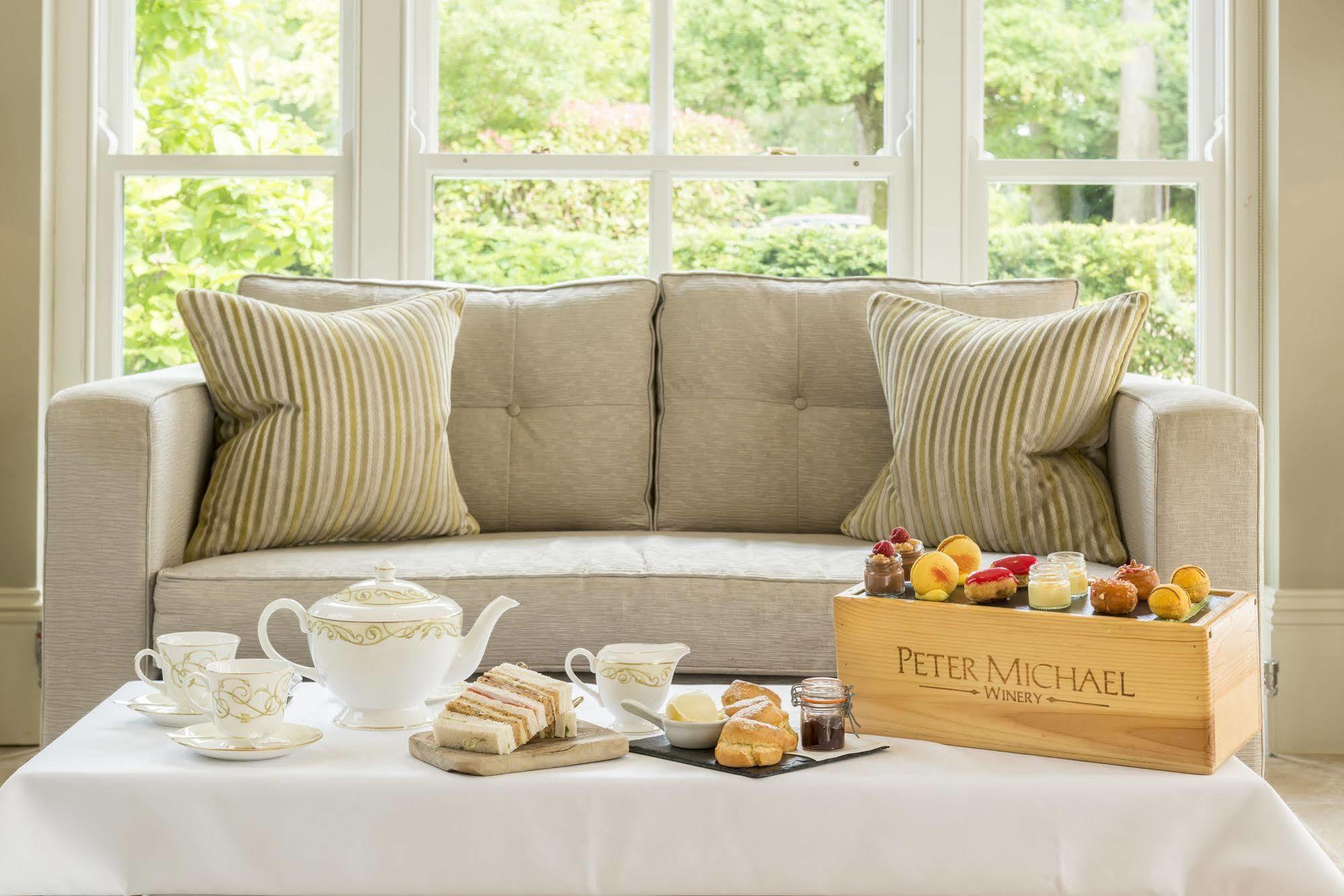 The Vineyard Hotel & Spa Newbury  Exterior photo